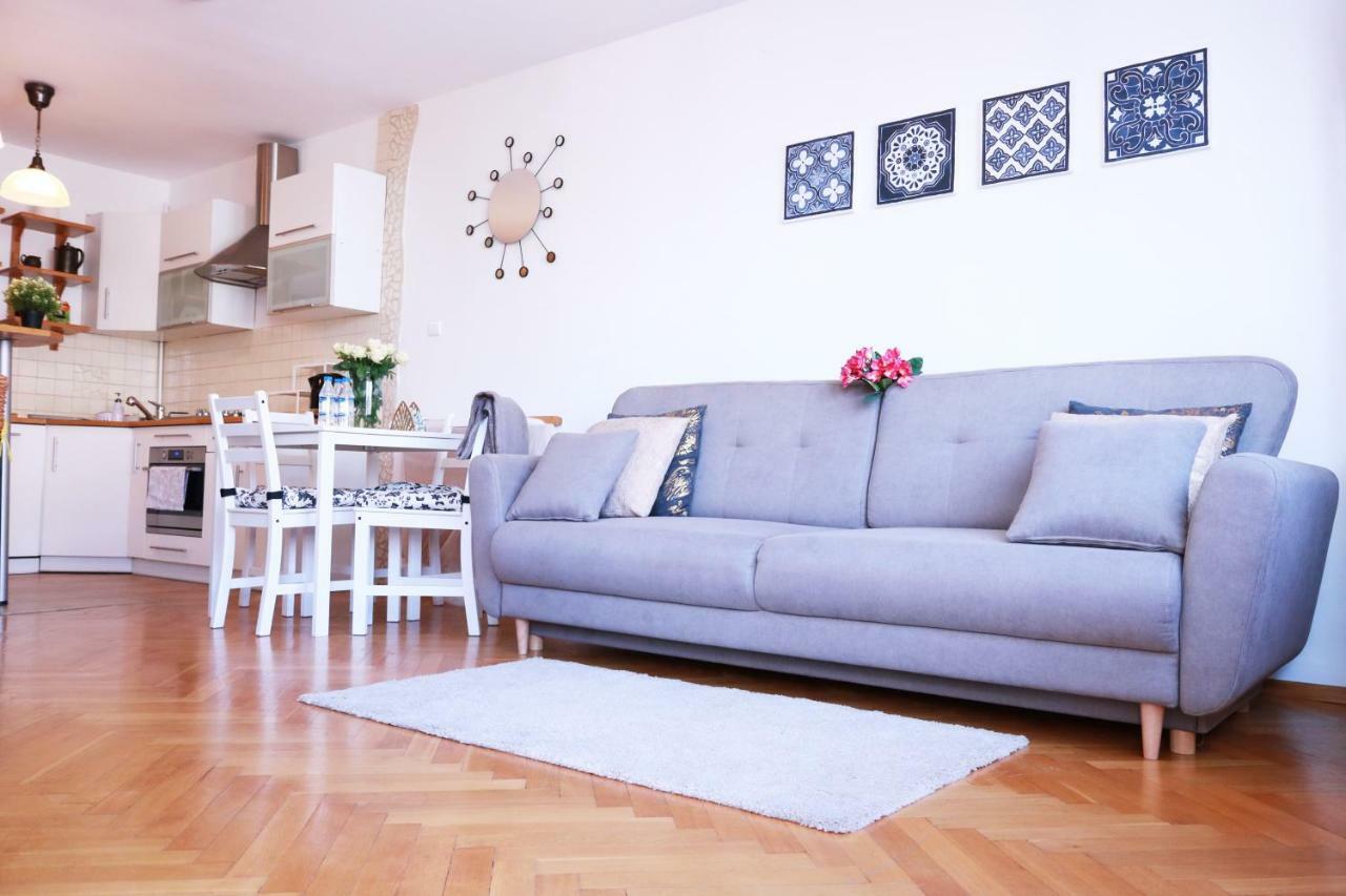 Cozy And Great Location By Cooee Apartments Warszawa Eksteriør billede