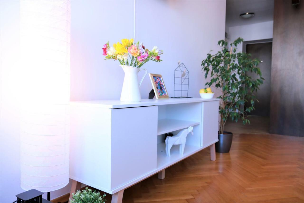 Cozy And Great Location By Cooee Apartments Warszawa Eksteriør billede